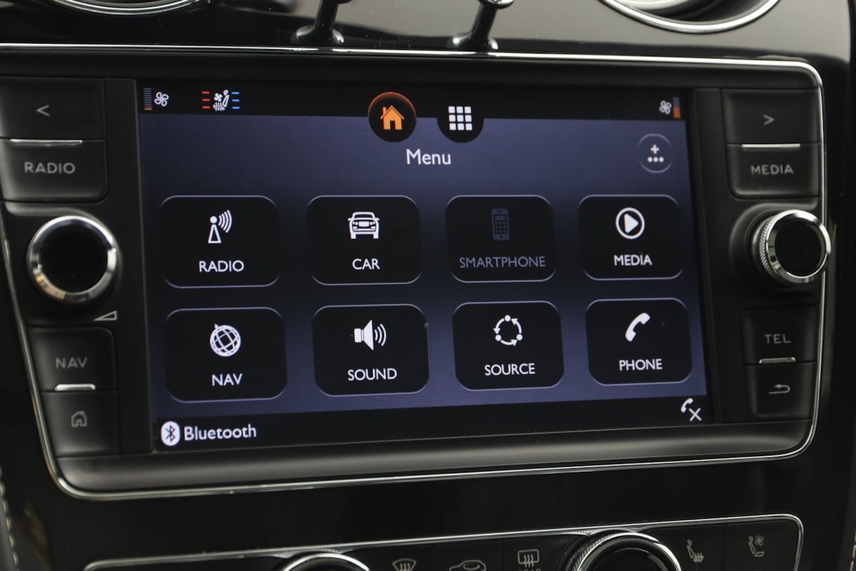 Used 2018 Bentley Bentayga AWD/4WD image 45