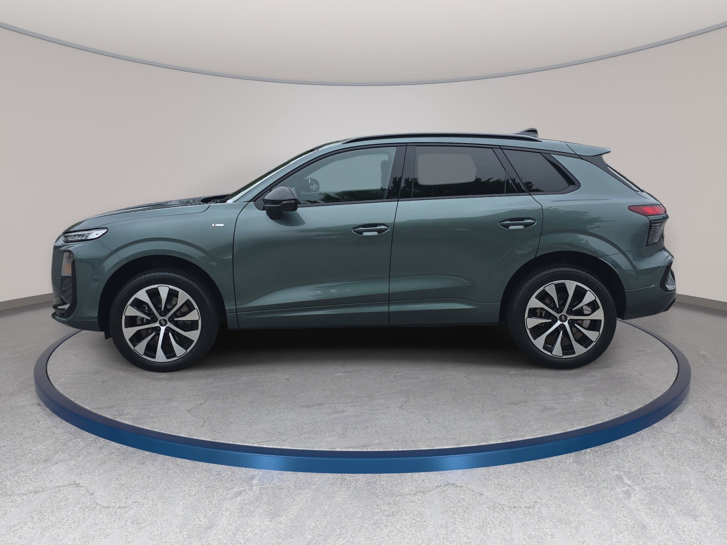 New 2026 Audi Q3 quattro 2.0T AWD/4WD image 8