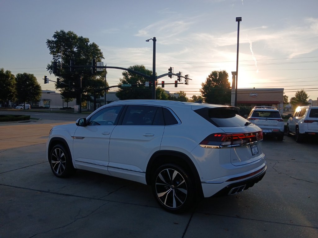 New 2026 Volkswagen Atlas Cross Sport SEL Premium R-Line AWD/4WD image 5