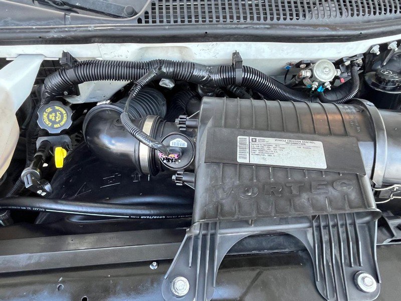 Used 2010 Chevrolet Express 1500 image 16