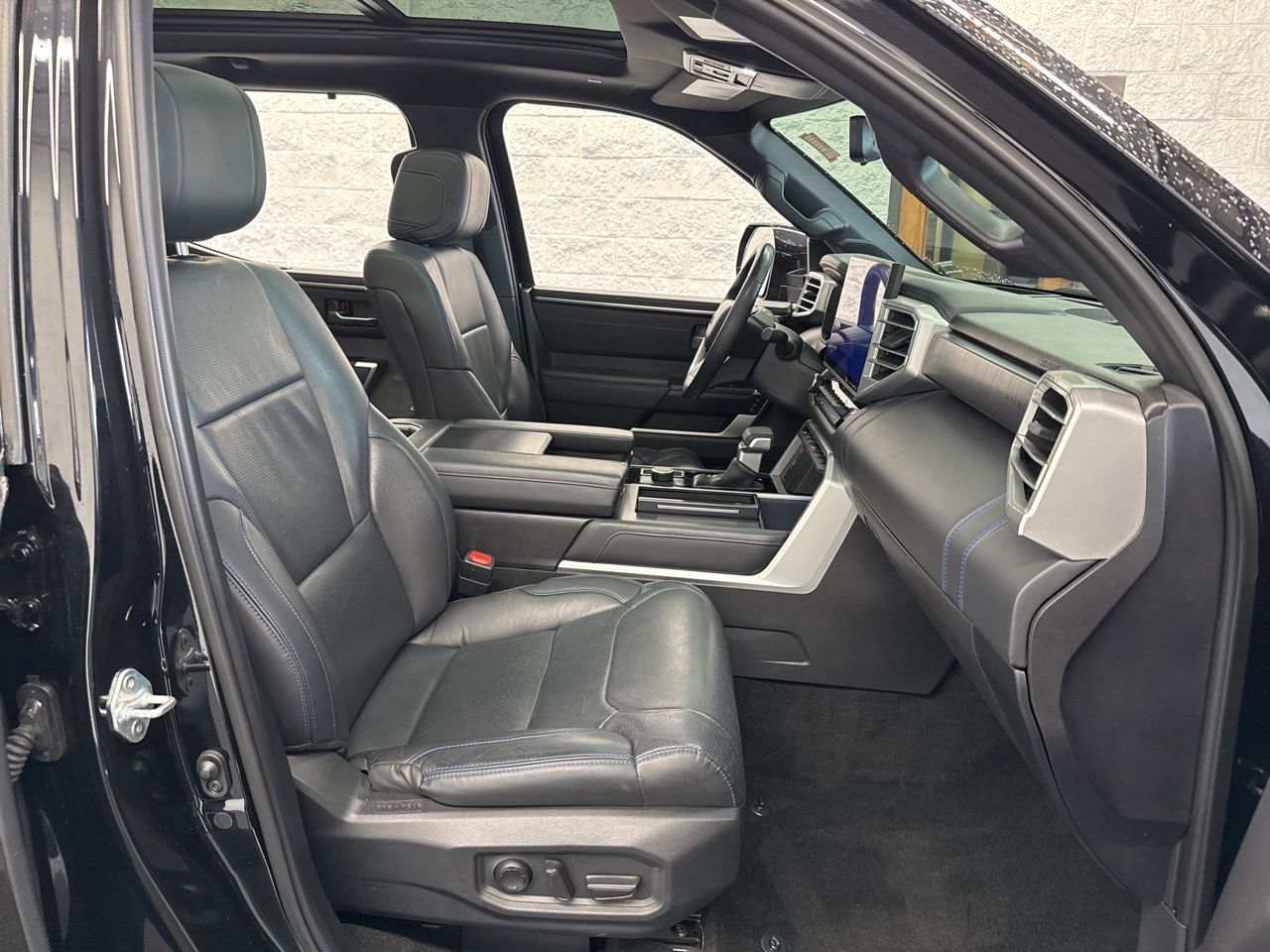 Used 2024 Toyota Tundra Platinum AWD/4WD image 53