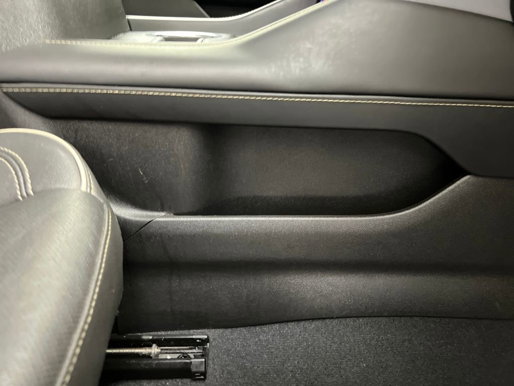 Used 2023 GMC Yukon SLT image 41