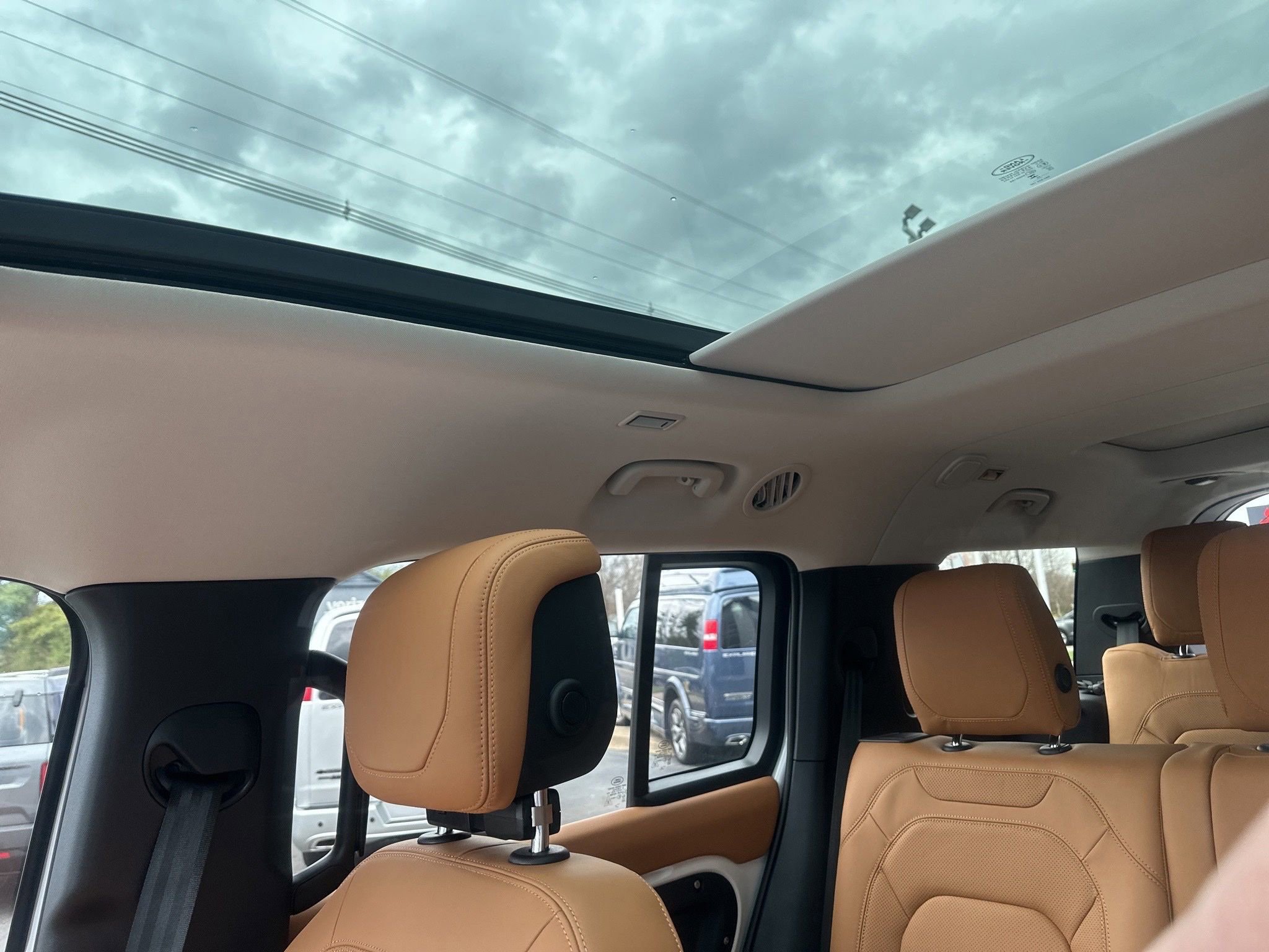 Used 2024 Land Rover Defender 130 S image 27