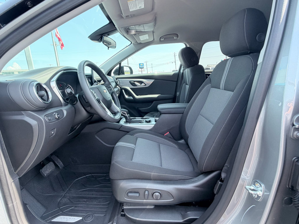 New 2026 Chevrolet Blazer LT w/ Midnight/Sport Edition FWD image 20