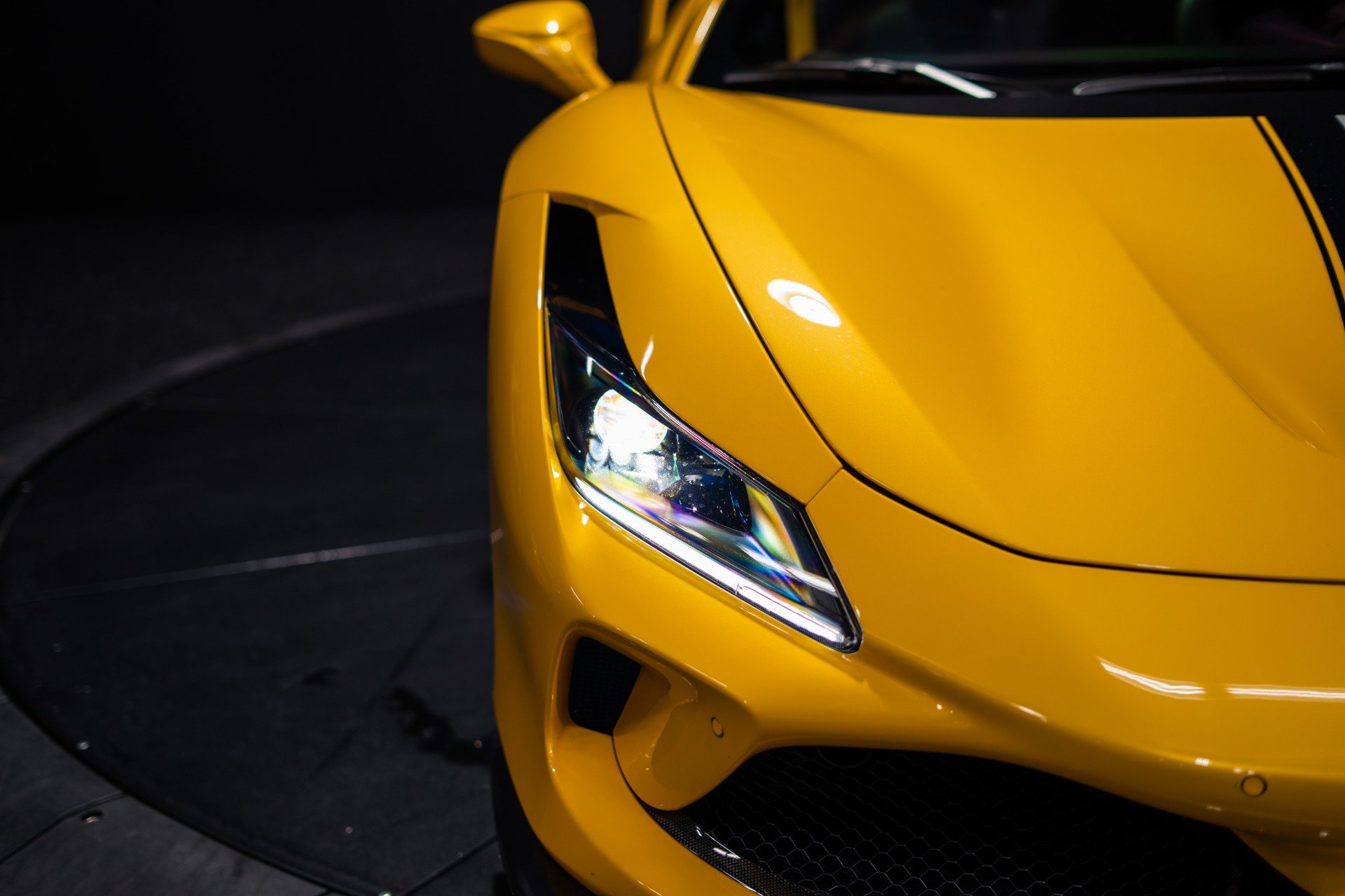 Used 2021 Ferrari F8 Tributo RWD image 37