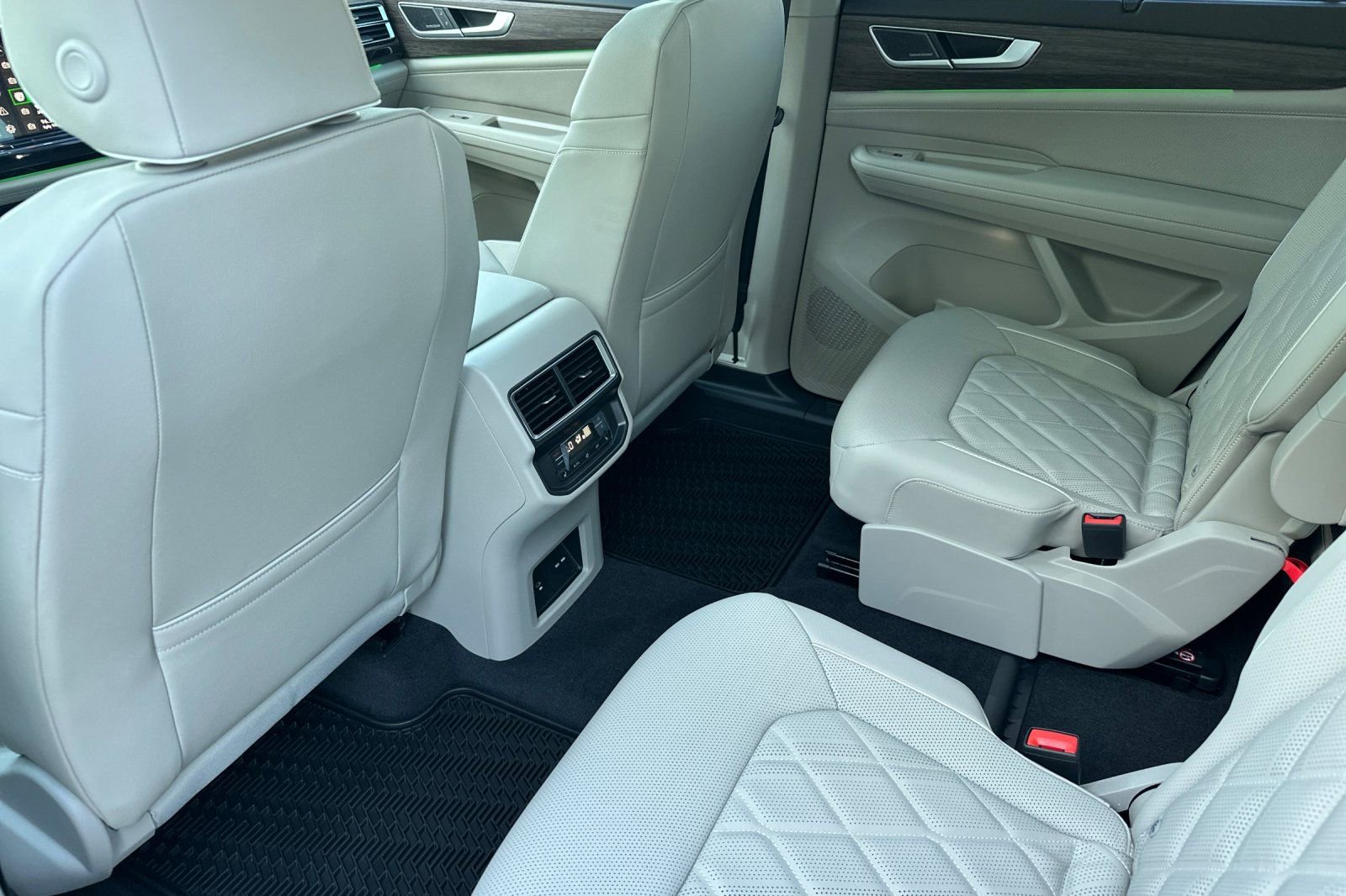 New 2026 Volkswagen Atlas SEL Premium R-Line image 11