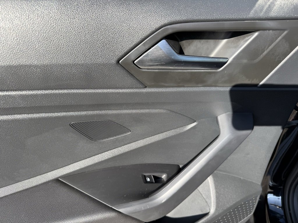 Used 2024 Volkswagen Jetta SE image 31