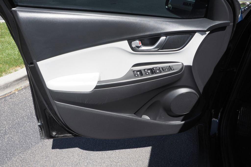 Used 2023 Hyundai Kona SEL image 16