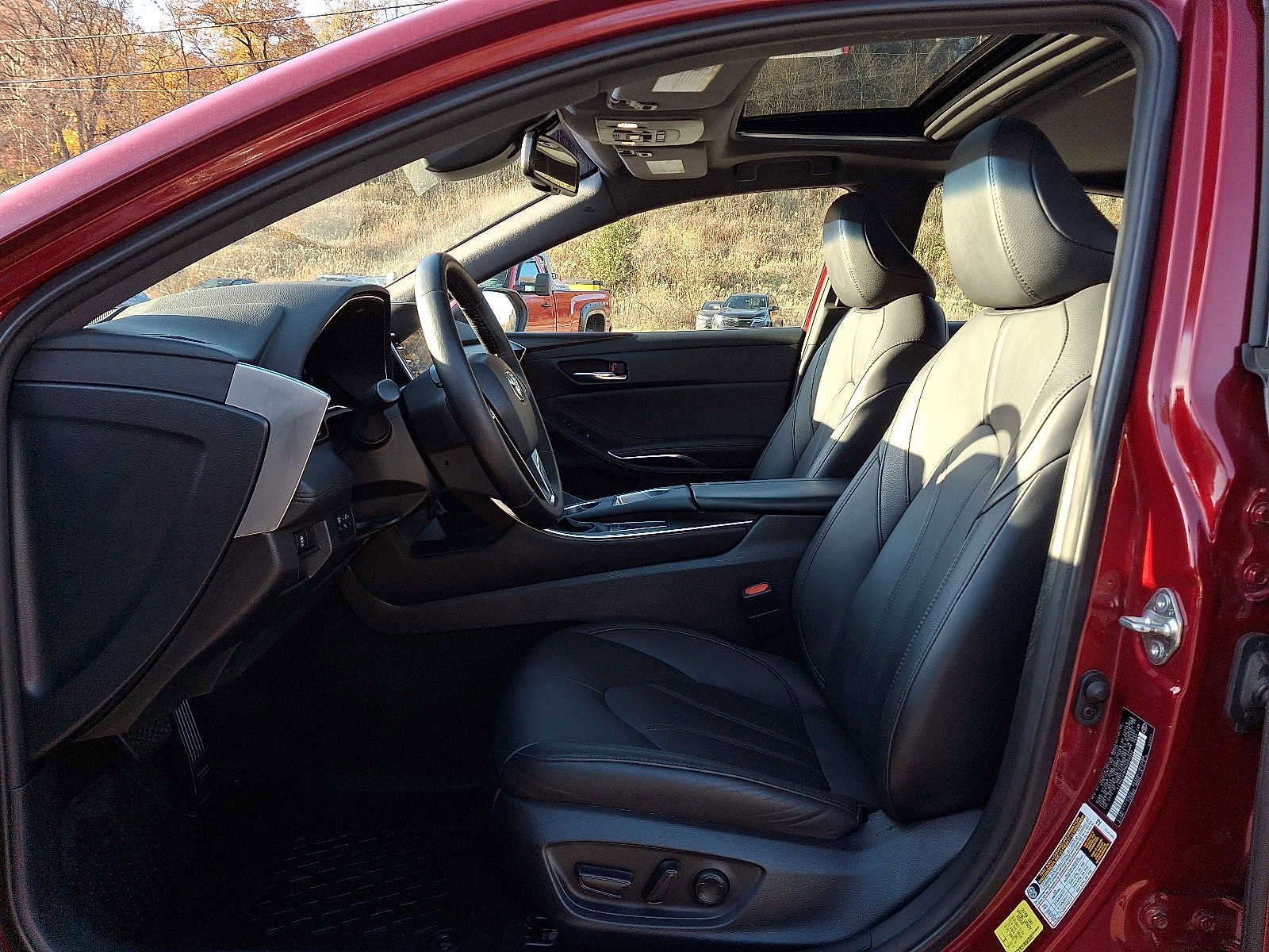 Used 2021 Toyota Avalon XLE w/ Moonroof Package image 15