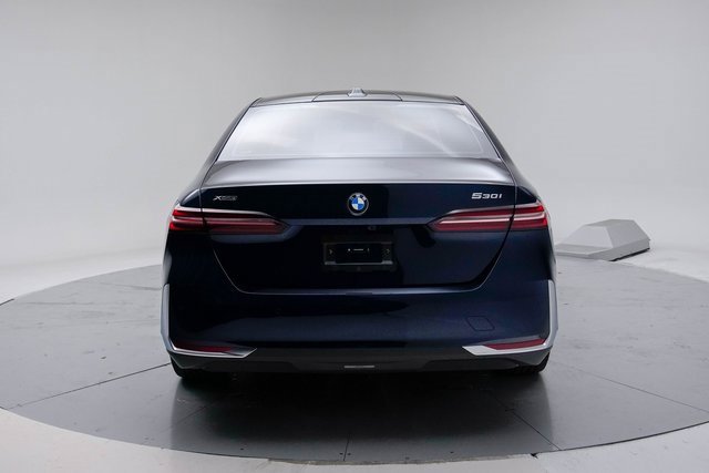 Used 2024 BMW 530i xDrive w/ Executive Package image 5