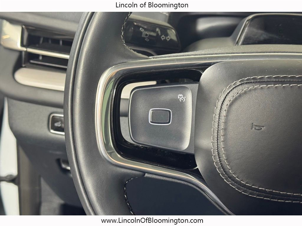 Certified 2025 Lincoln Navigator L Reserve AWD/4WD image 28