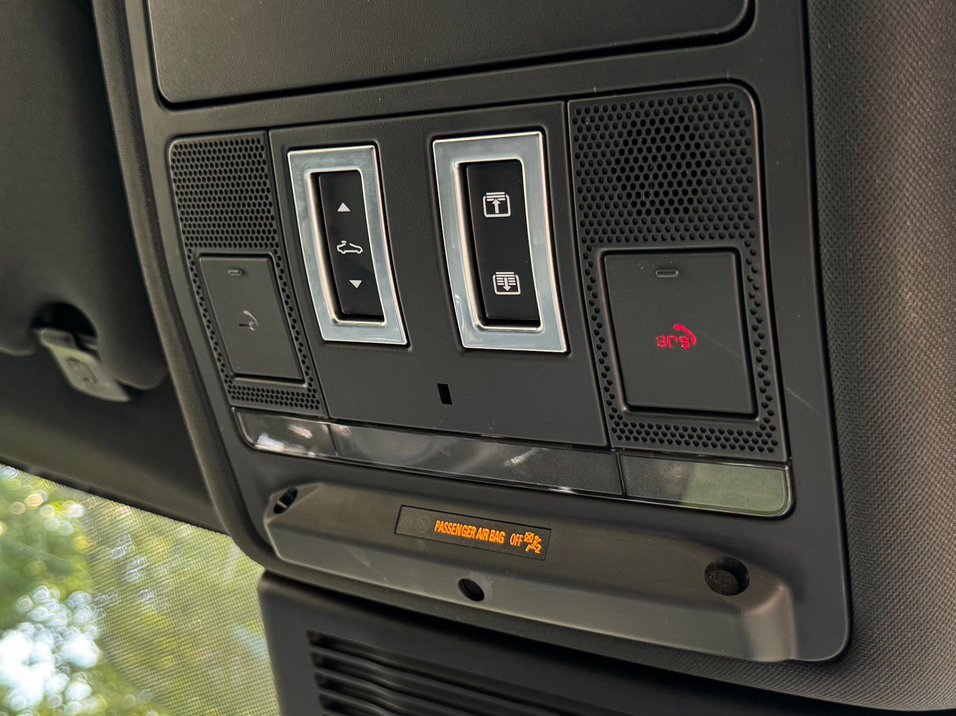 Used 2021 Jaguar XF R-Dynamic SE image 37