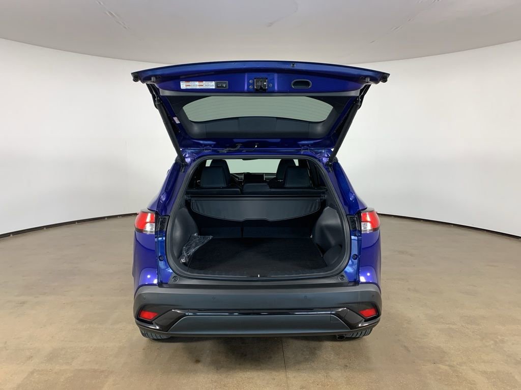 Used 2023 Toyota Corolla Cross XSE w/ Convenience Package image 11