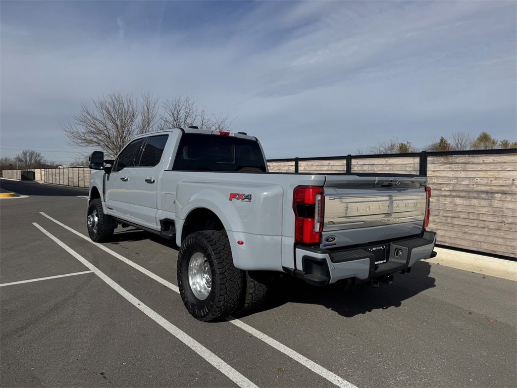 Used 2024 Ford F350 Platinum image 3