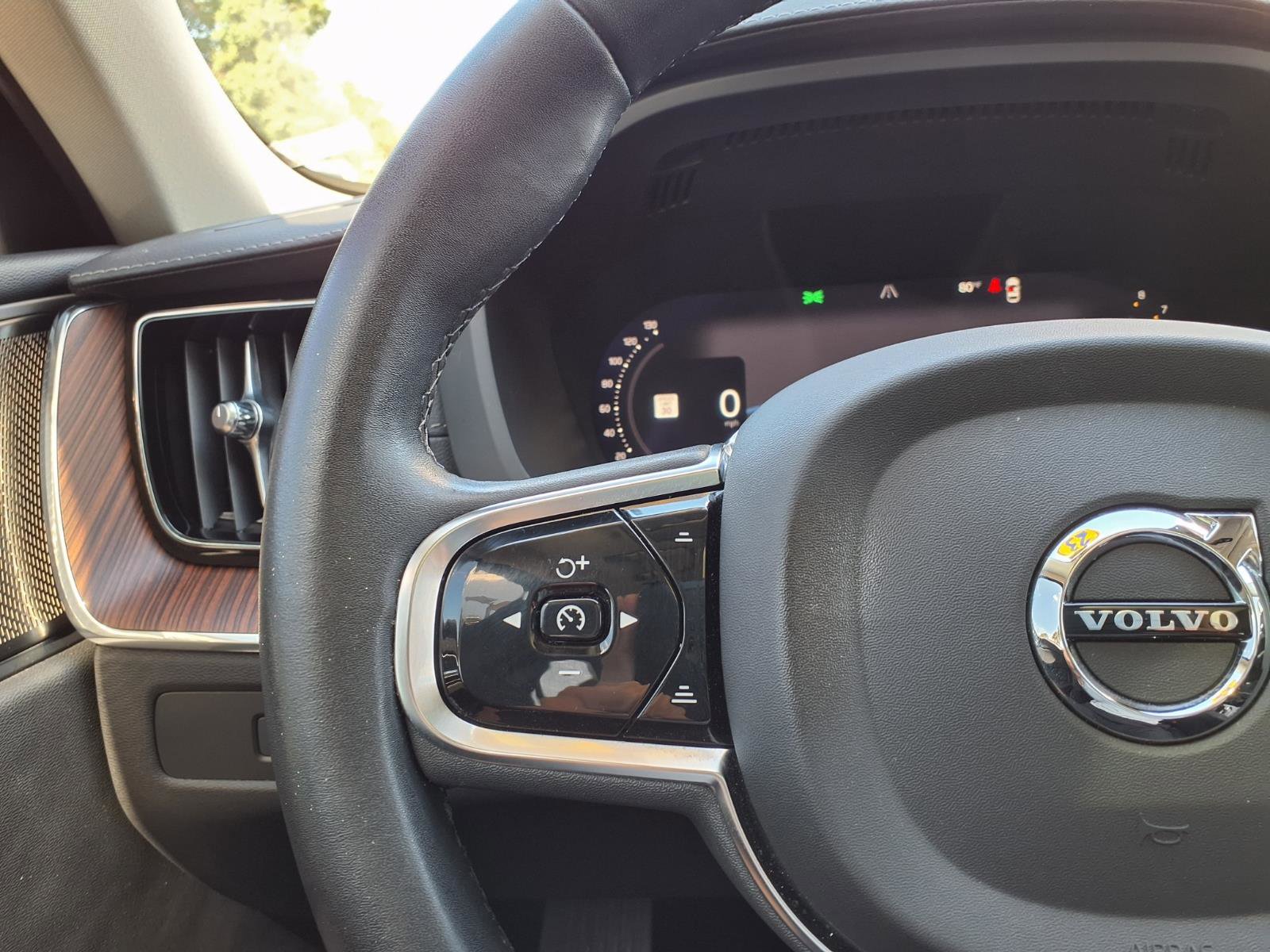 Certified 2023 Volvo XC60 B5 Ultimate w/ Climate Package FWD image 28