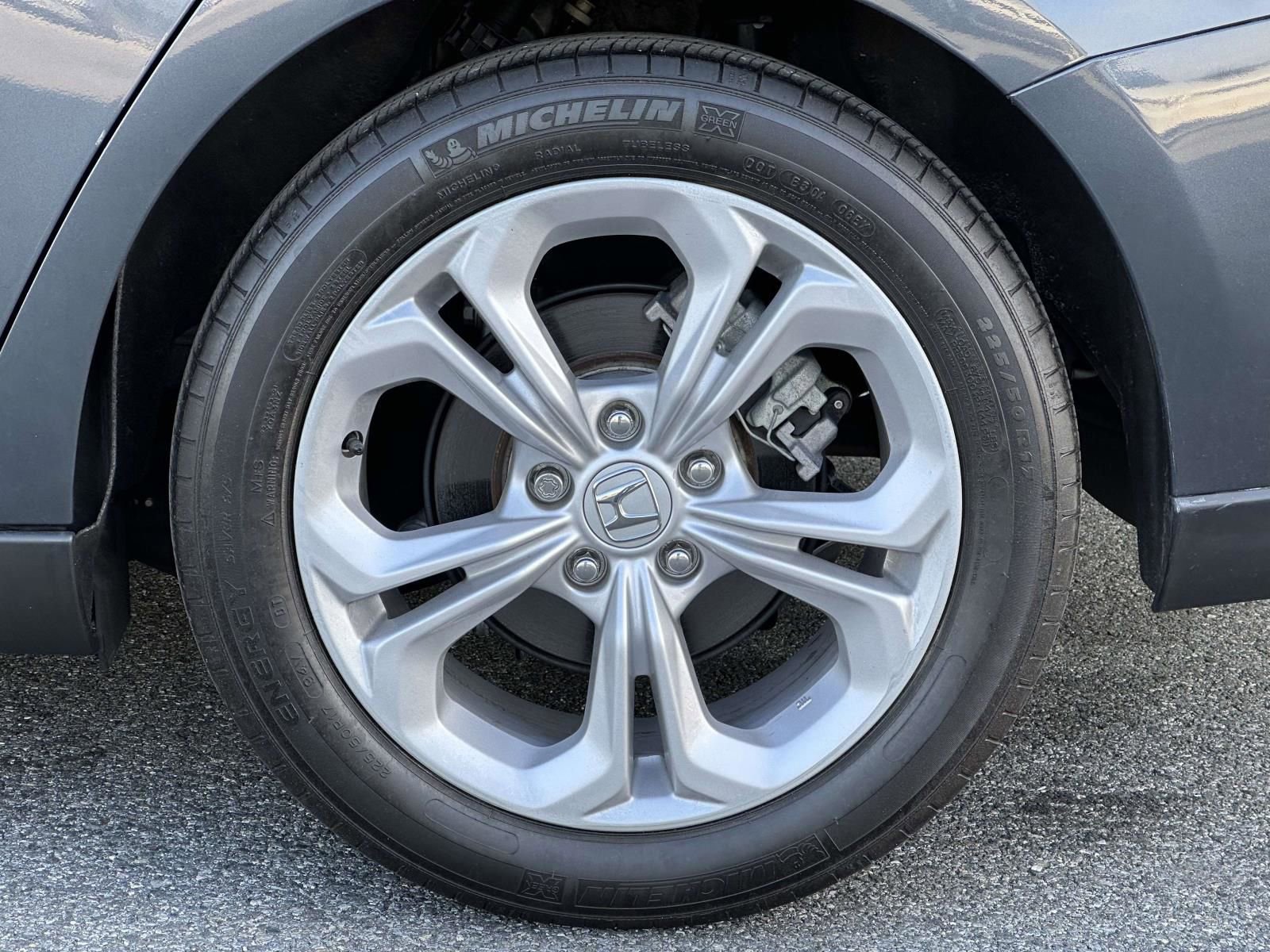 Used 2025 Honda Accord LX image 9
