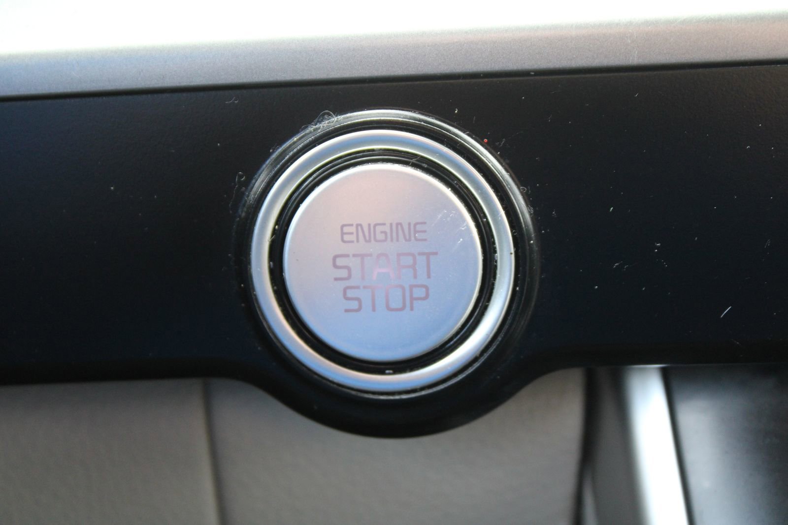 Used 2022 Kia Carnival LX image 39