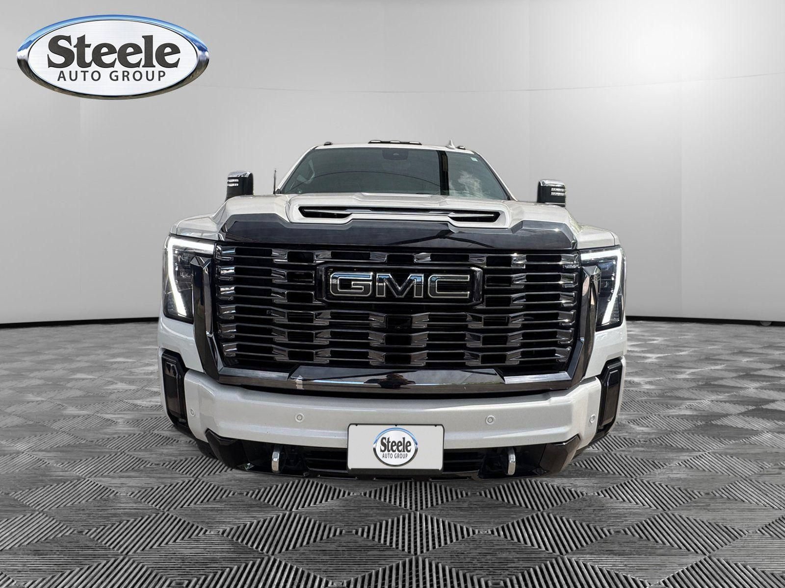 Certified 2024 GMC Sierra 2500 Denali Ultimate w/ Max Trailering Package AWD/4WD image 8
