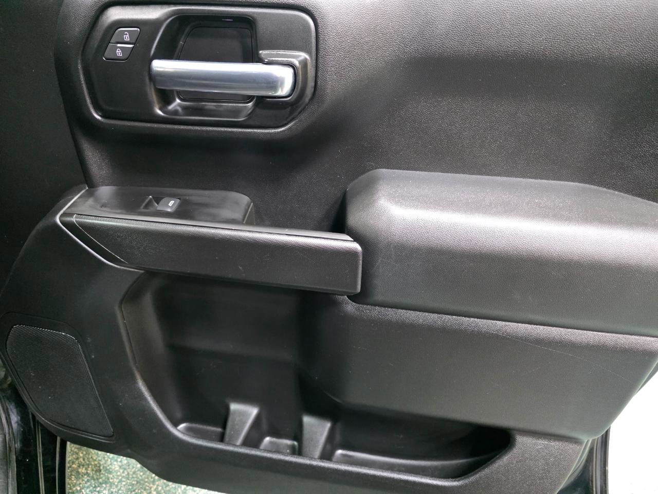 Used 2020 Chevrolet Silverado 1500 Custom w/ Custom Value Package AWD/4WD image 27