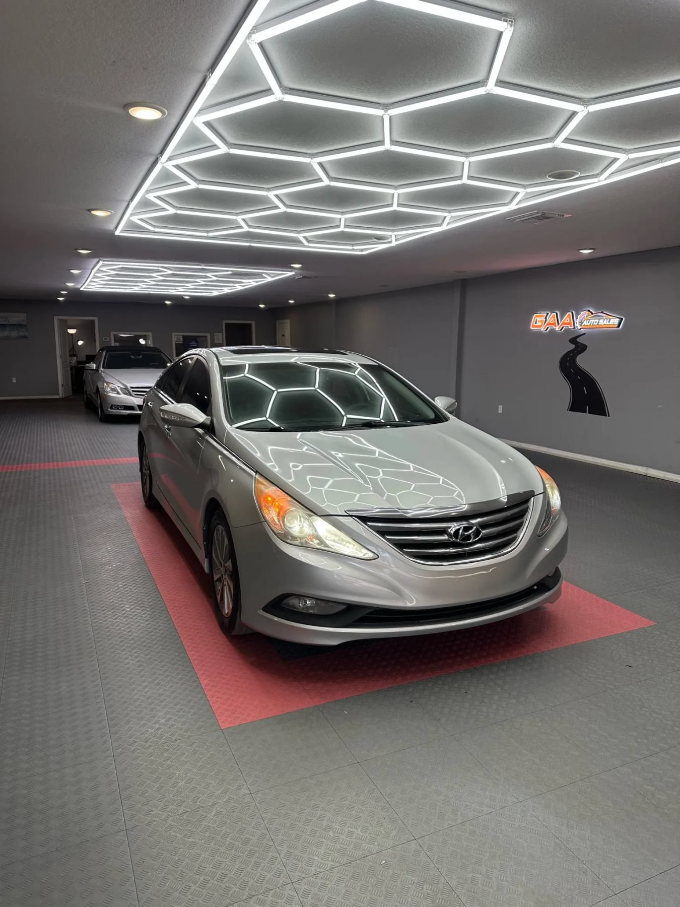 Used 2014 Hyundai Sonata Limited FWD image 1