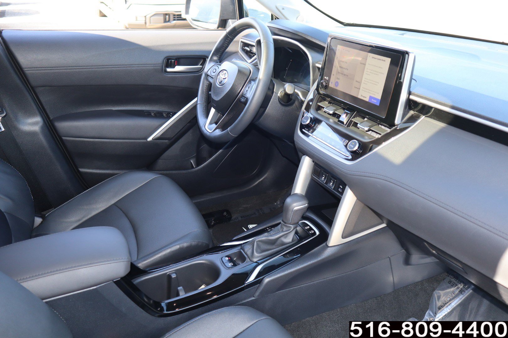 Used 2023 Toyota Corolla Cross XLE w/ Convenience Package image 25