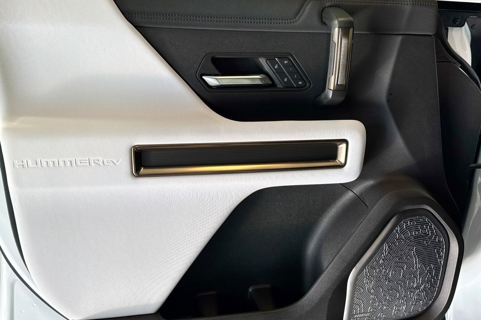 Used 2024 GMC Hummer EV 2X image 17