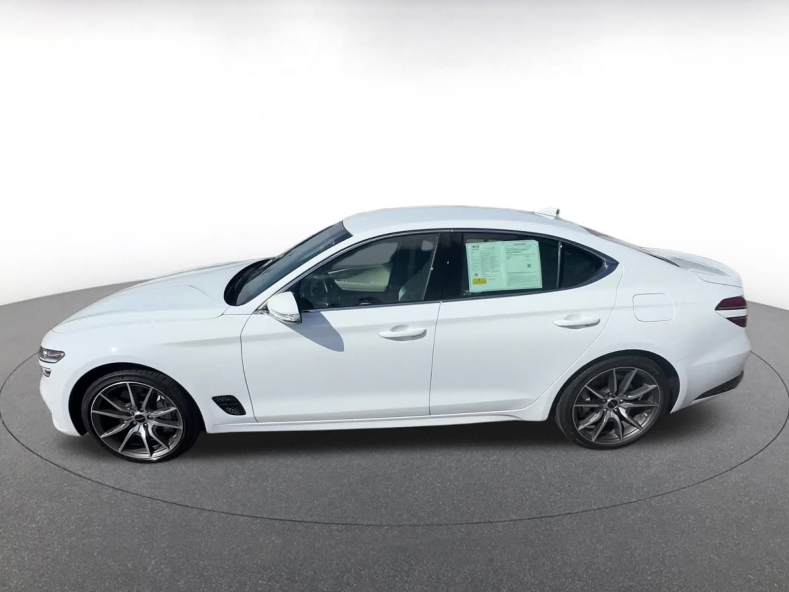 Used 2025 Genesis G70 2.5T image 10
