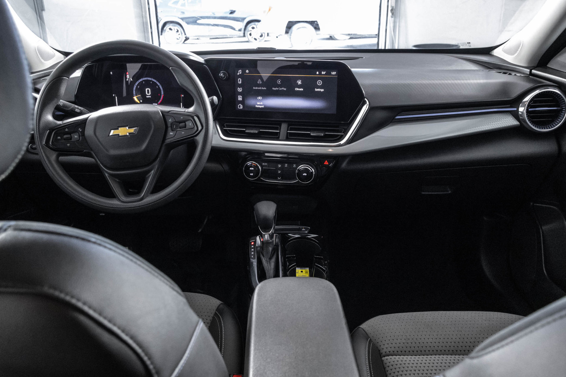 Used 2025 Chevrolet Trax LT FWD image 22