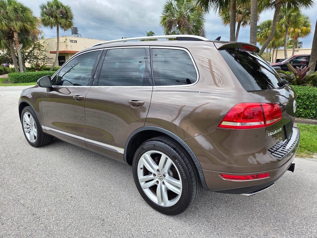 Used 2013 Volkswagen Touareg Executive AWD/4WD image 7