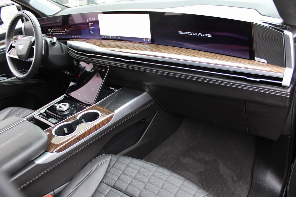 Used 2025 Cadillac Escalade ESV Sport Platinum w/ LPO, ONYX Package image 31