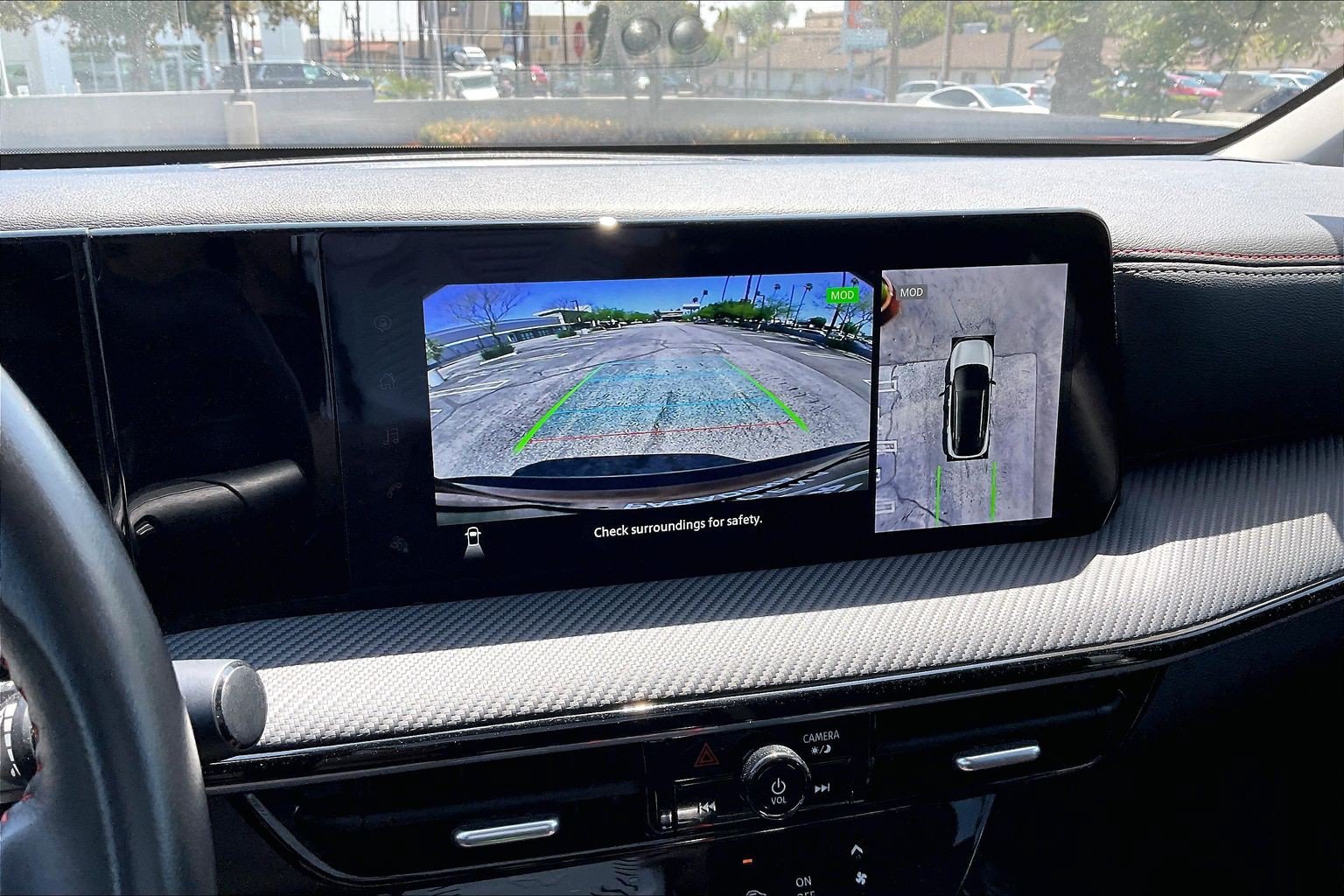 Used 2025 Nissan Kicks SR FWD image 28
