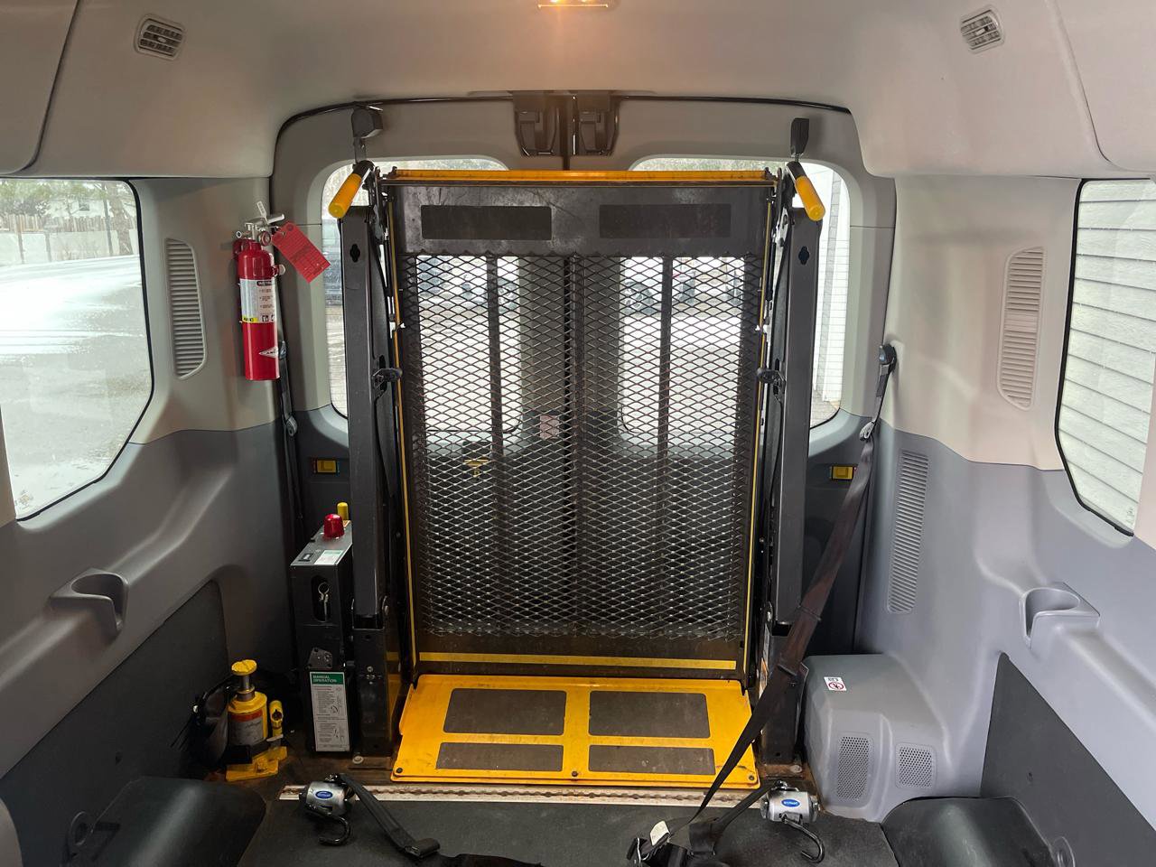 Used 2019 Ford Transit 350 XL image 2