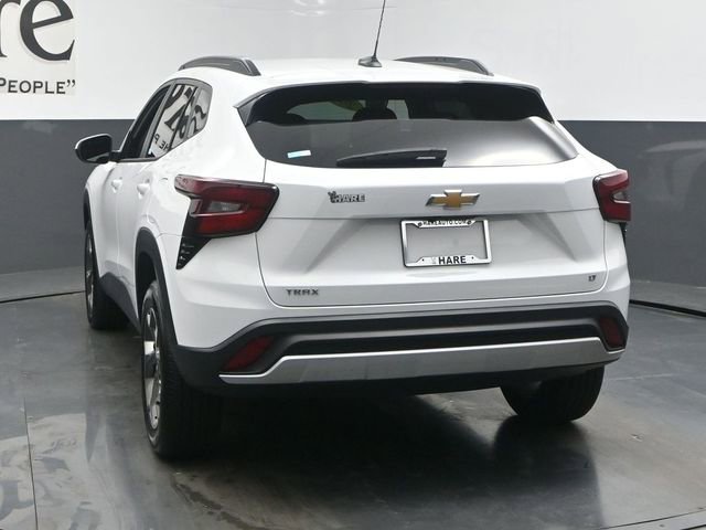 Used 2025 Chevrolet Trax LT w/ LT Convenience Package FWD image 33