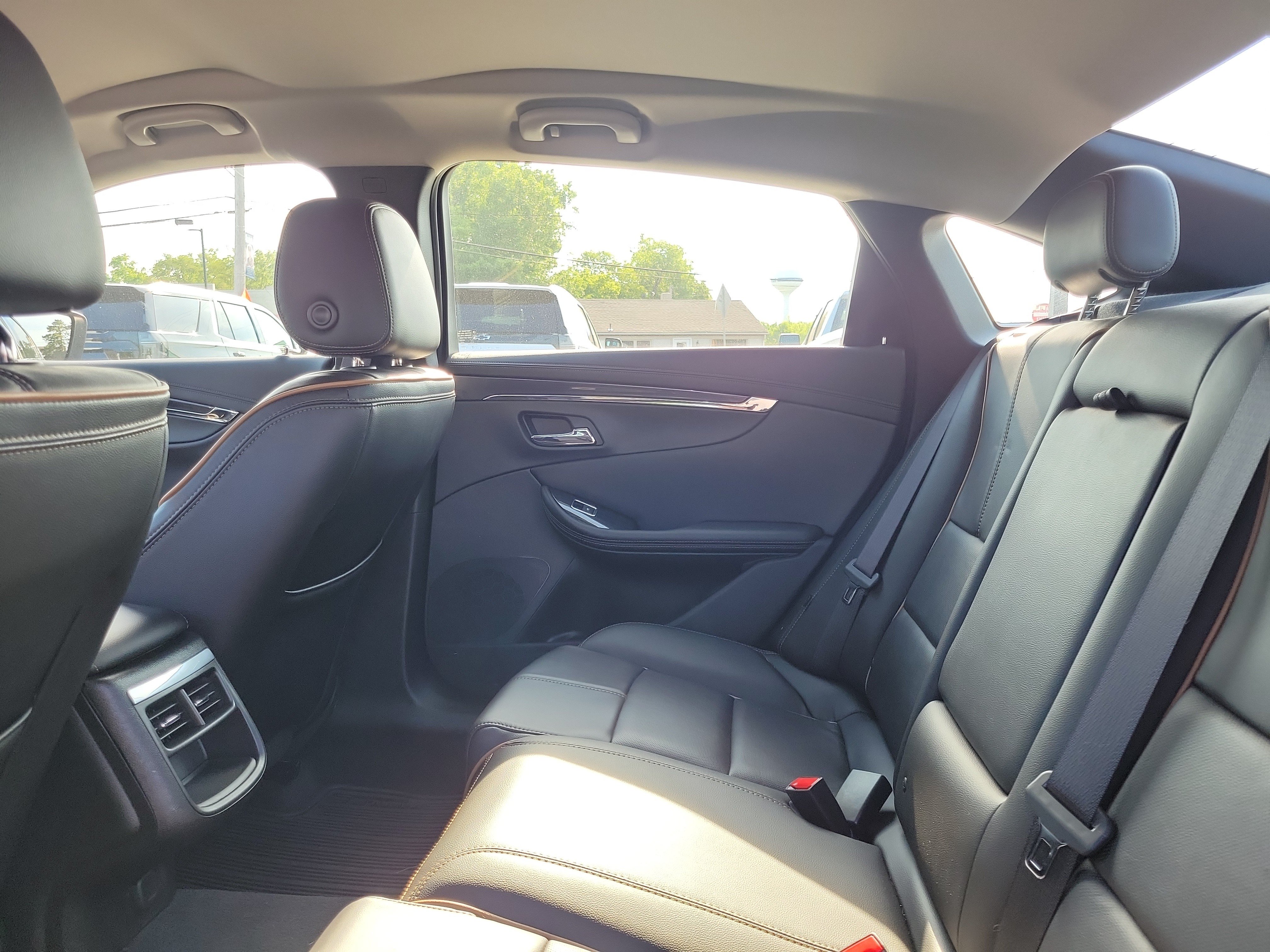 Used 2017 Chevrolet Impala Premier FWD image 11