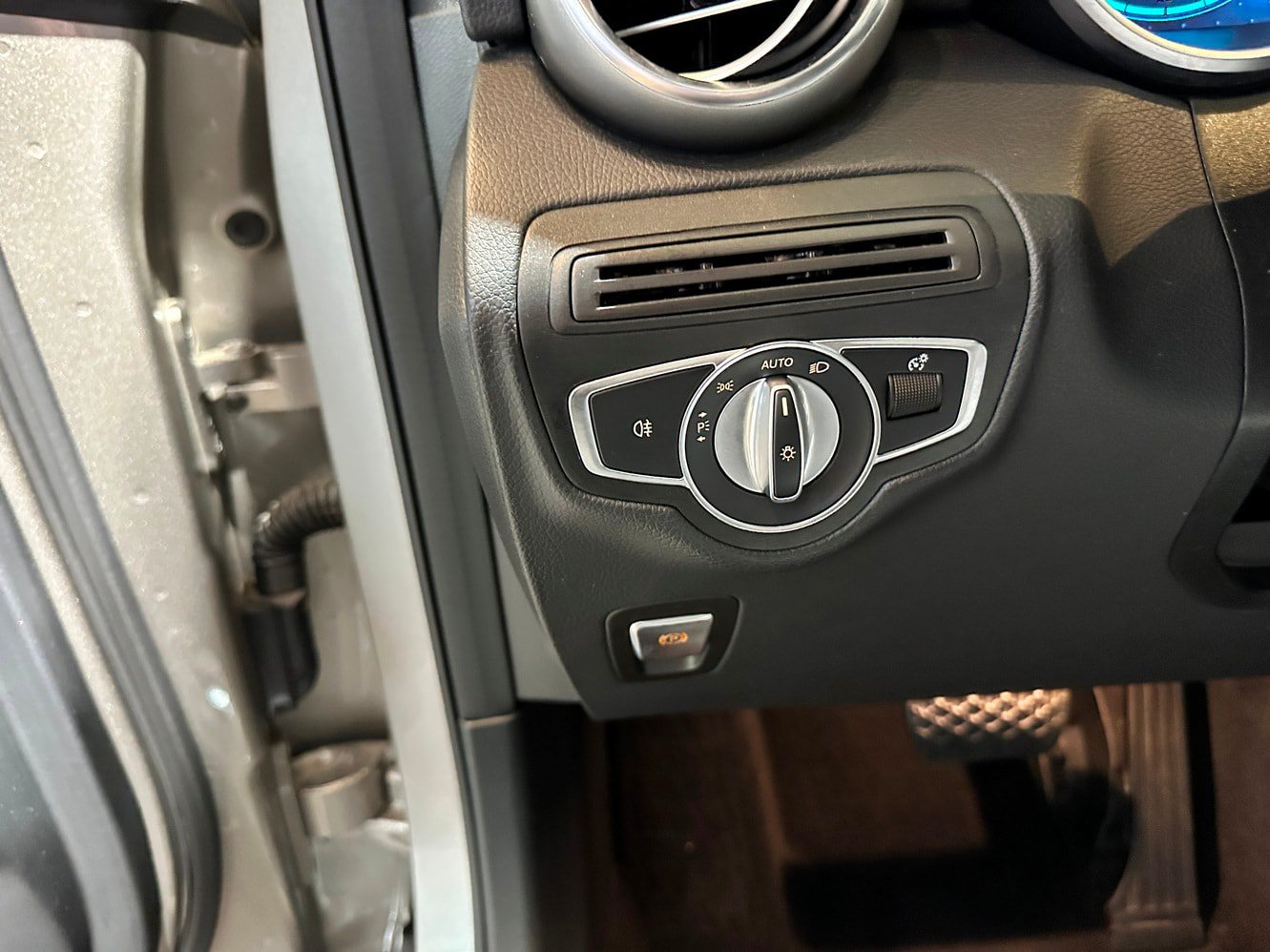 Used 2020 Mercedes-Benz GLC 300 4MATIC image 28