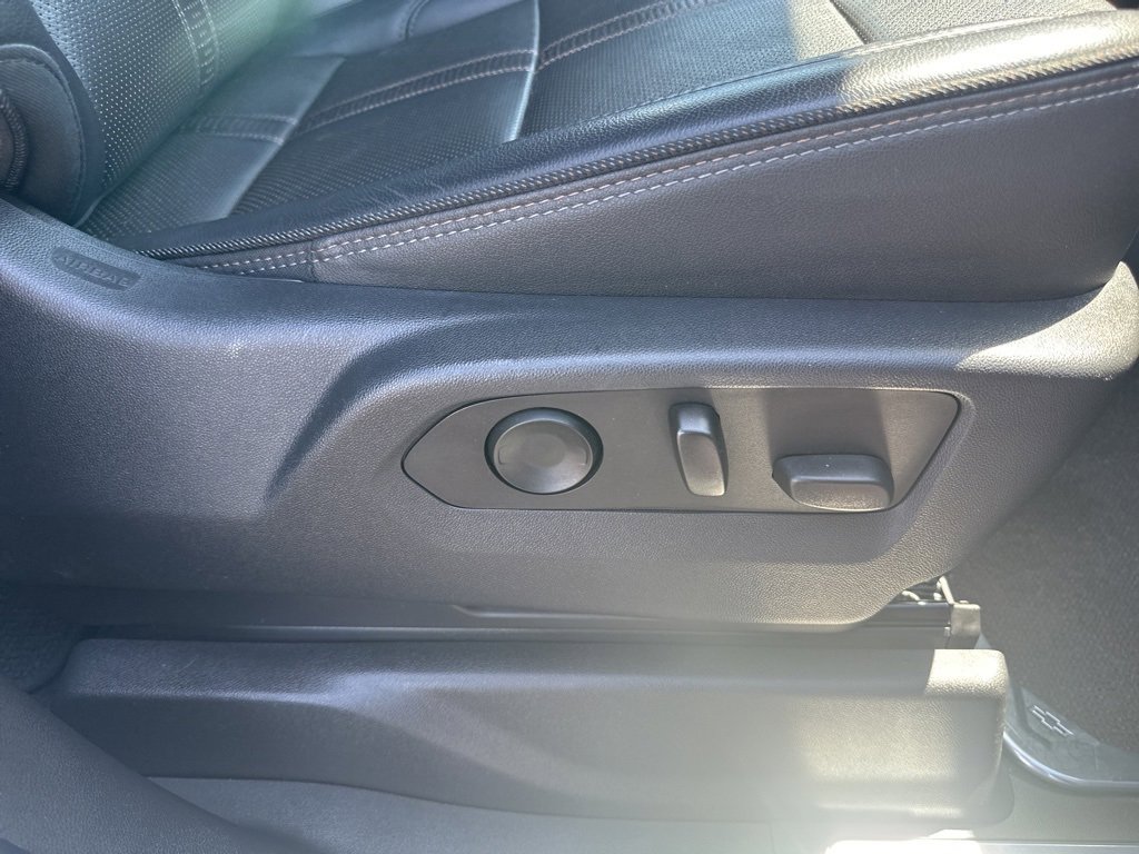 Used 2023 Chevrolet Silverado 1500 High Country w/ Technology Package image 34