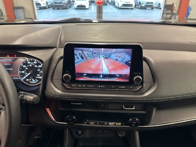 Used 2024 Nissan Rogue SV AWD/4WD image 22