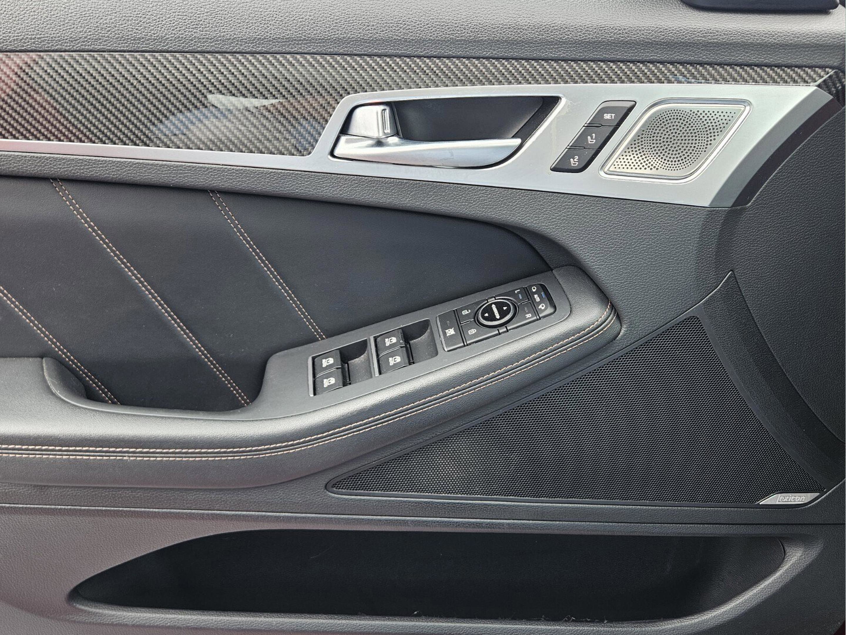 Used 2019 Genesis G80 3.3T Sport RWD image 13