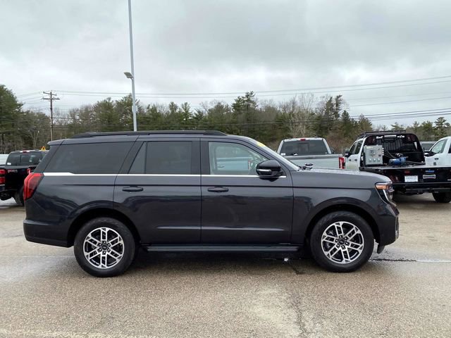 Used 2025 Ford Expedition Active image 2