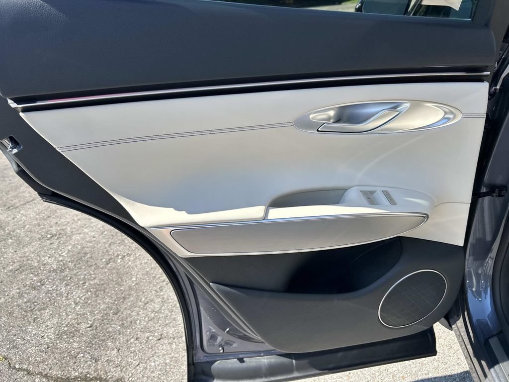 New 2026 Genesis GV70 2.5T Select AWD/4WD image 21