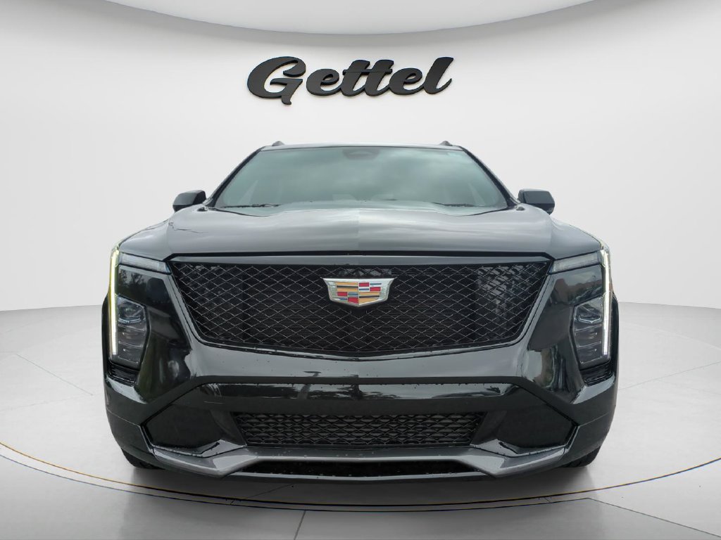 Used 2024 Cadillac XT4 Sport FWD image 2