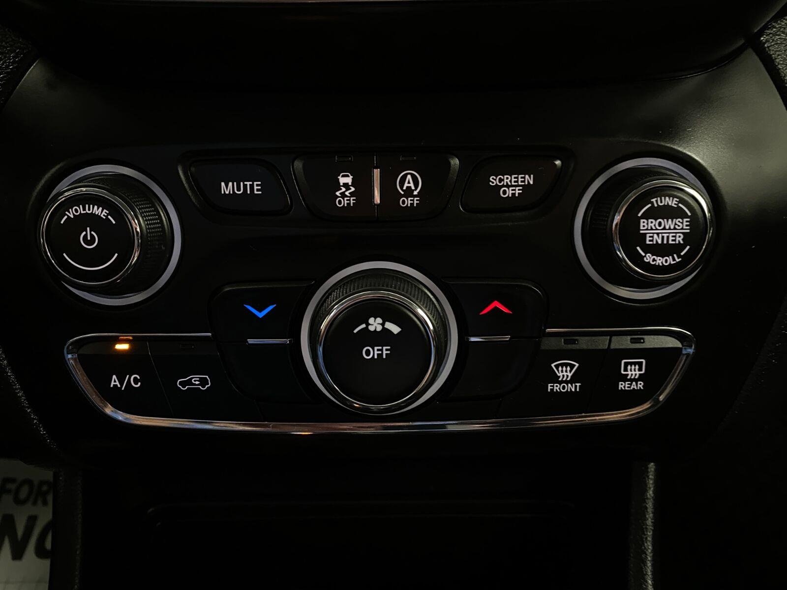 Used 2020 Jeep Cherokee Latitude AWD/4WD image 23