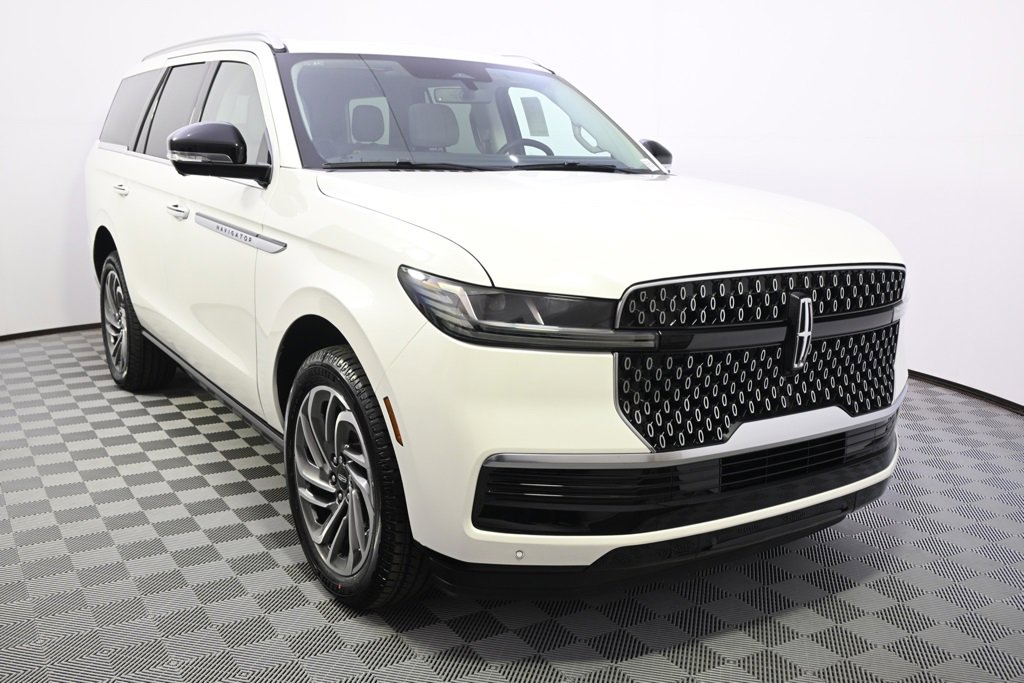 New 2025 Lincoln Navigator Reserve image 8