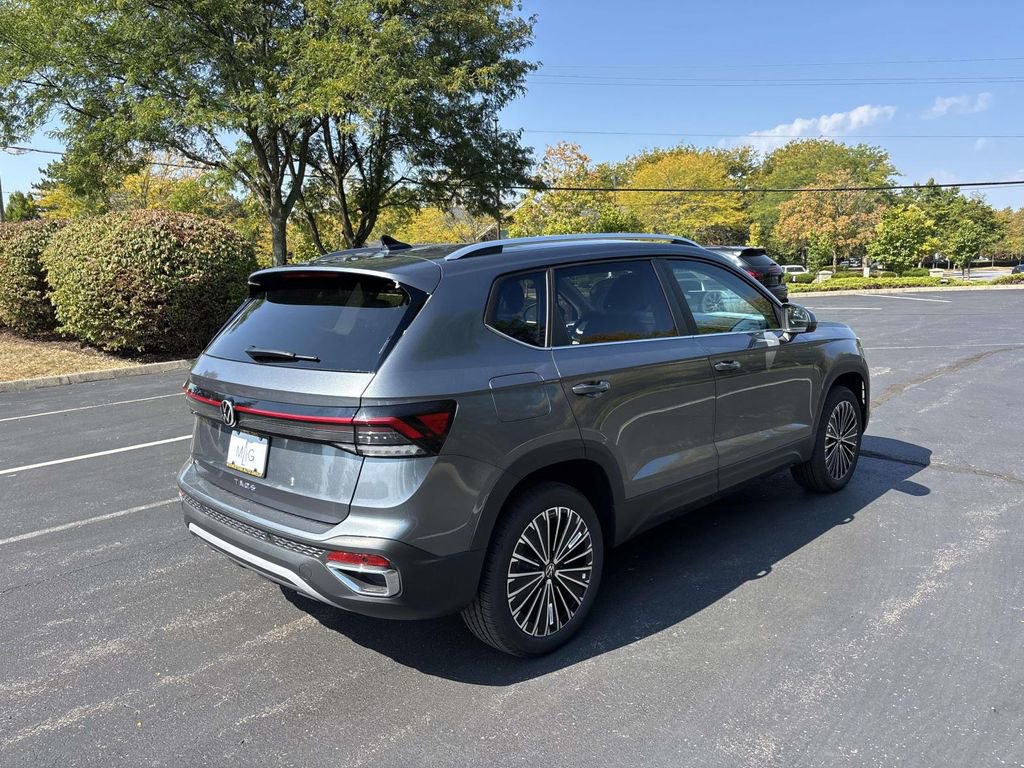 New 2025 Volkswagen Taos SE image 7