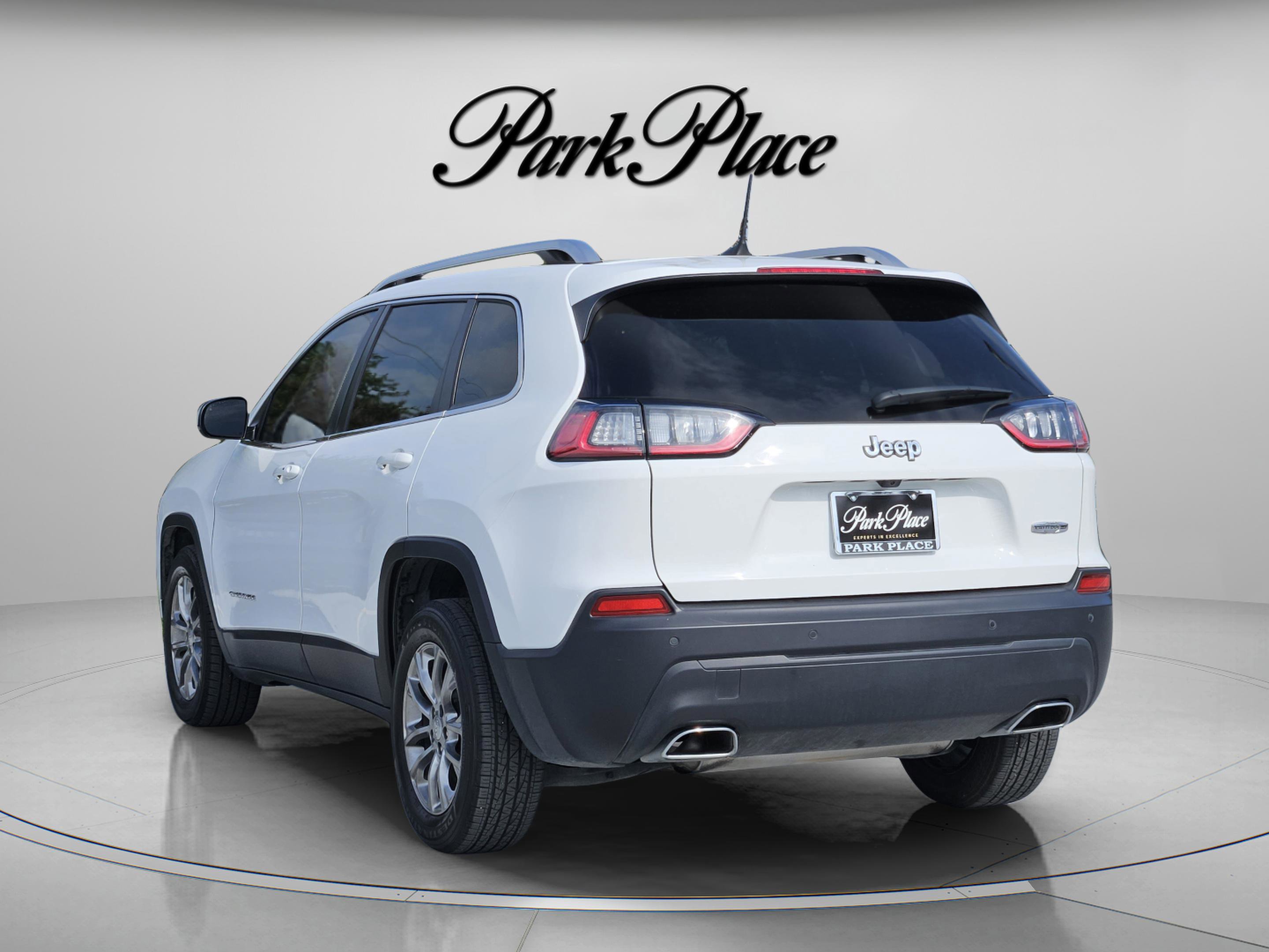 Used 2021 Jeep Cherokee Latitude Lux image 3