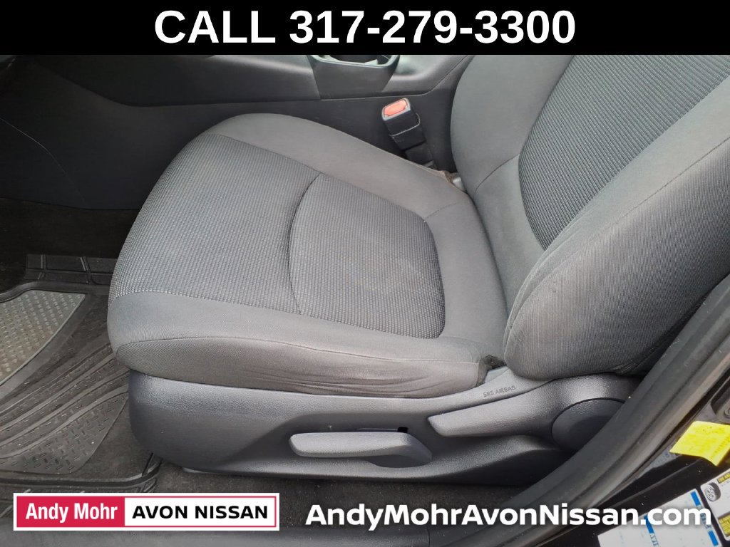 Used 2019 Toyota RAV4 LE AWD/4WD image 19