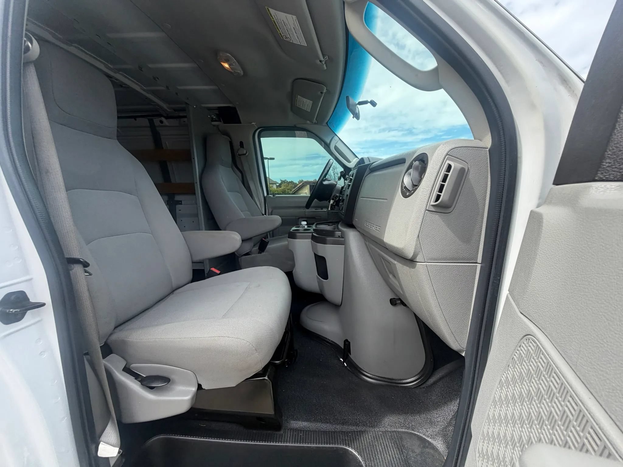 Used 2014 Ford E-250 and Econoline 250 w/ Power Group RWD image 10