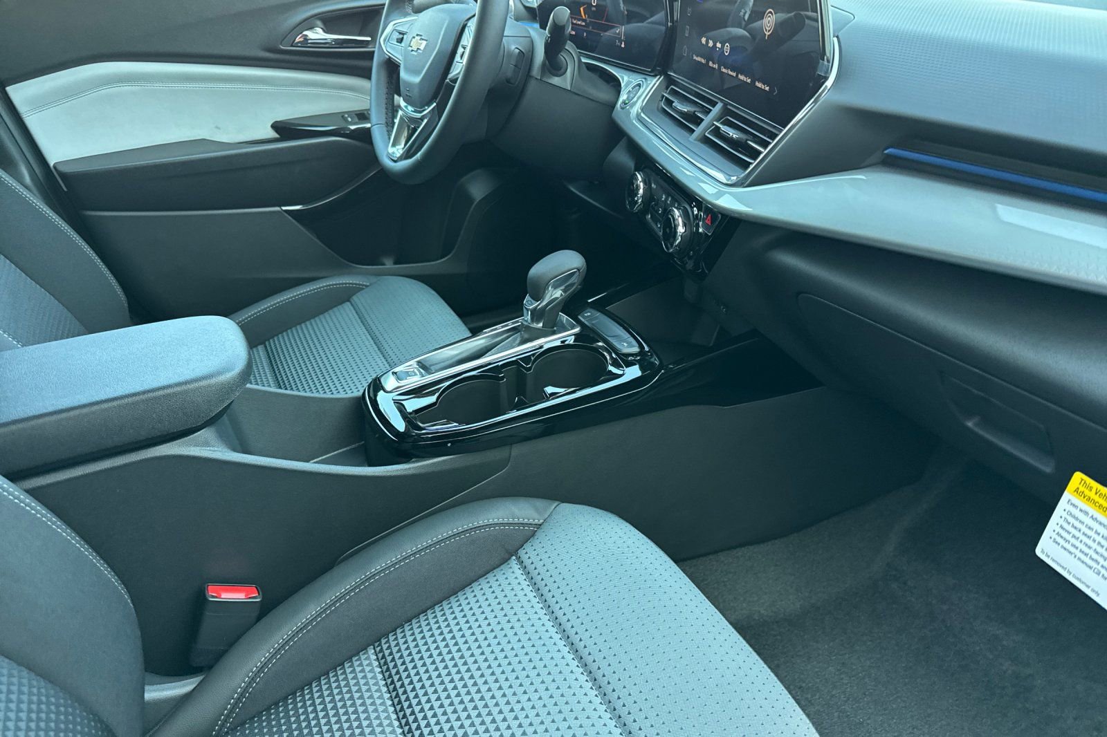 New 2026 Chevrolet Trax LT w/ Driver Confidence Package image 15