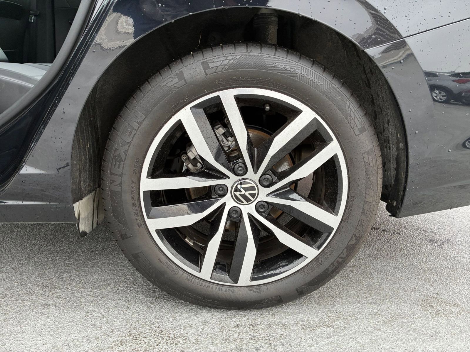 Used 2025 Volkswagen Jetta SE image 29