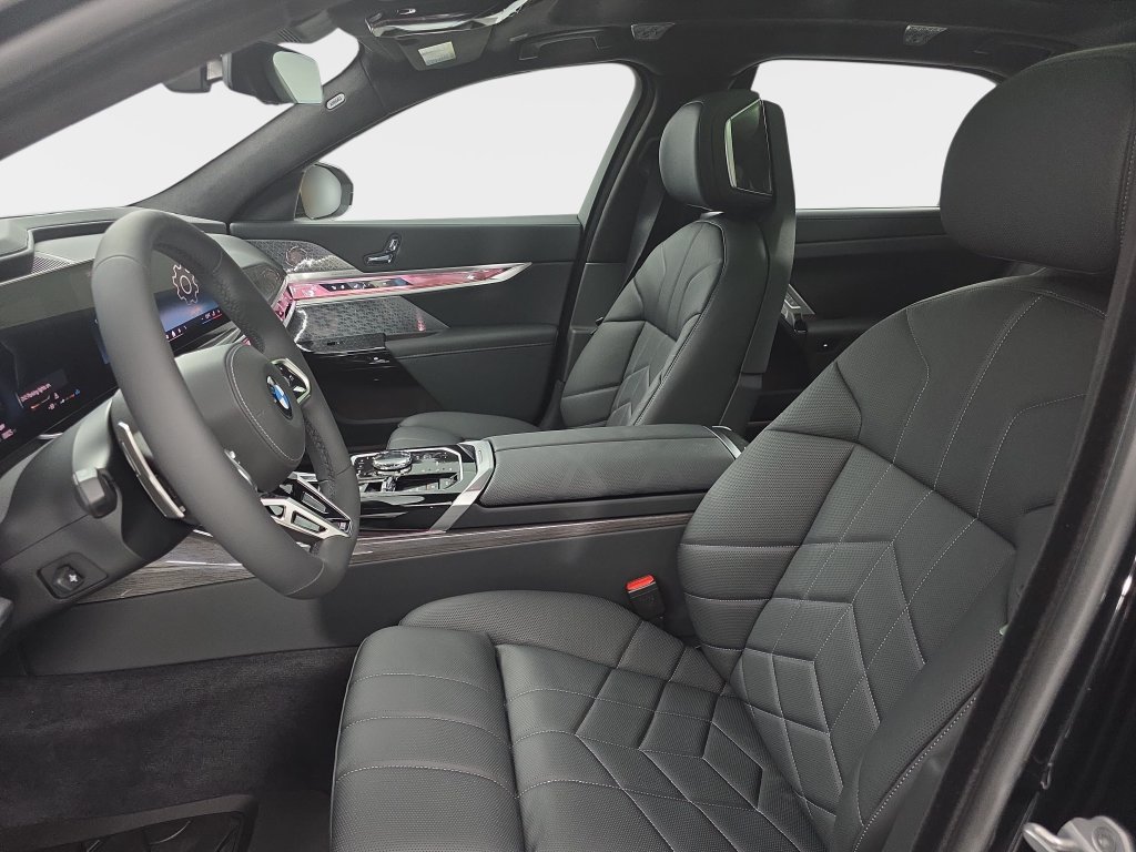 New 2026 BMW 760i xDrive w/ Executive Package AWD/4WD image 15